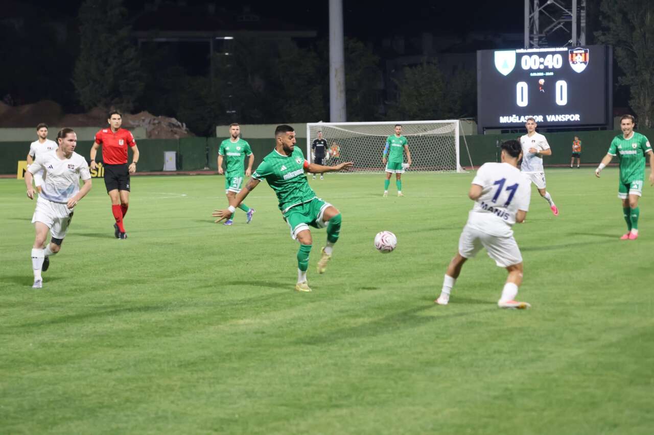 Muğlaspor – Vanspor FK Maçında İlk Yarı Sona Erdi: 1-1 3